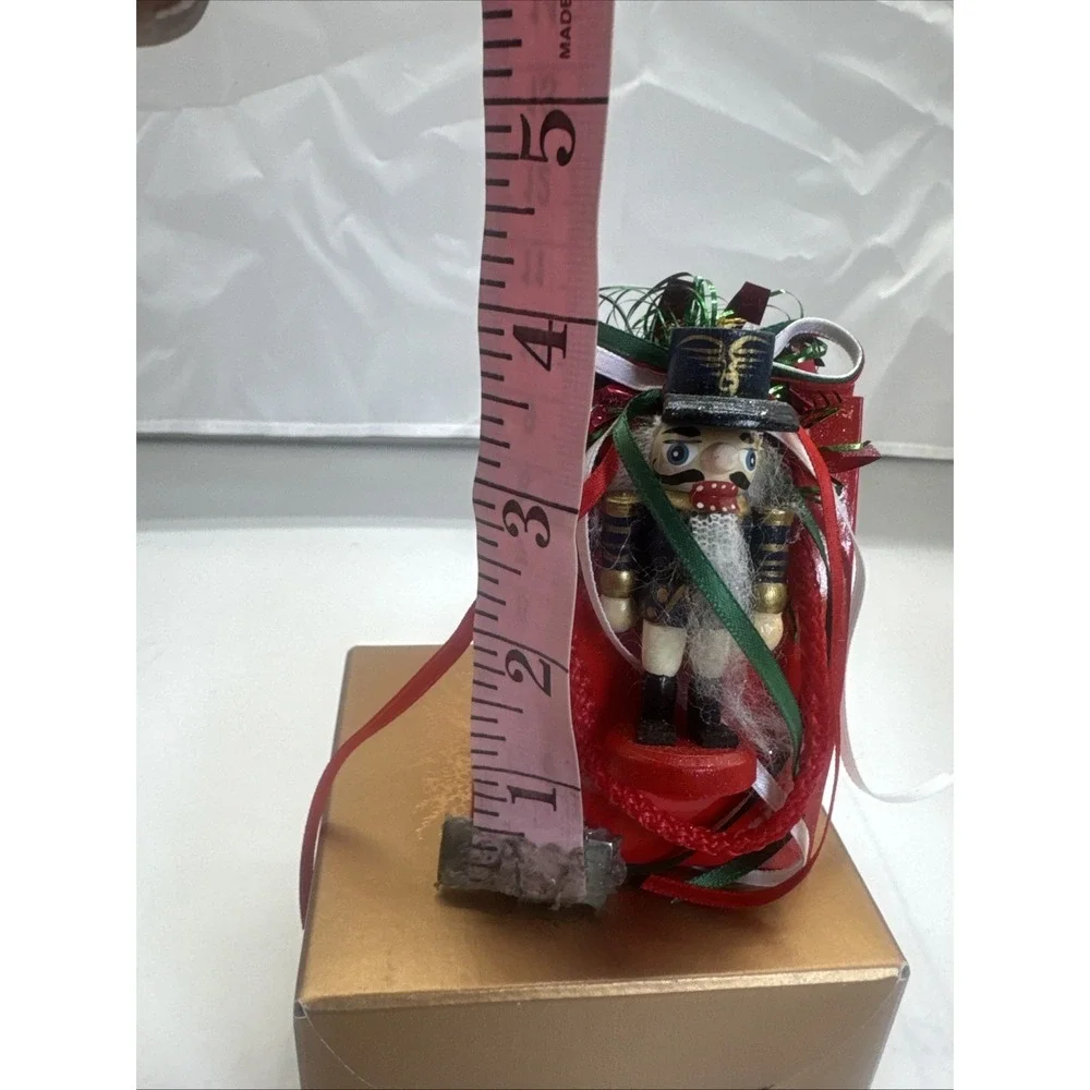 LA‎ Tunes Collection Music Box Ornament - plays 